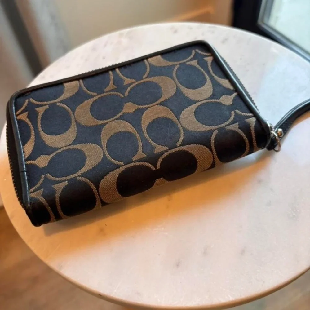 coach monogram